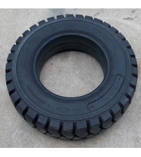 Lốp xe nâng 700-15 Solid Plus Thái Lan